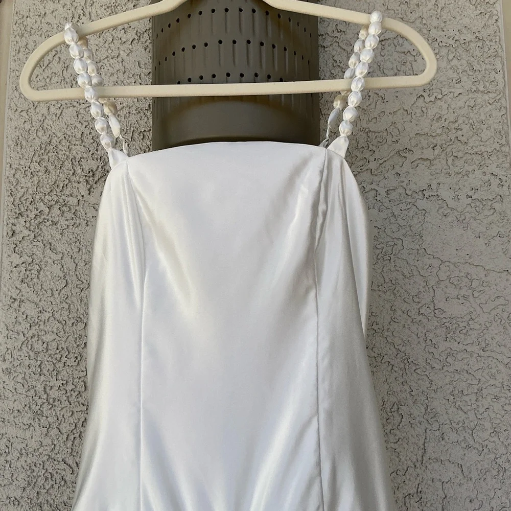 NWT Lulu’s Modern Adoration White Satin Backless Lace-Up Maxi Dress Small - Picture 9 of 13